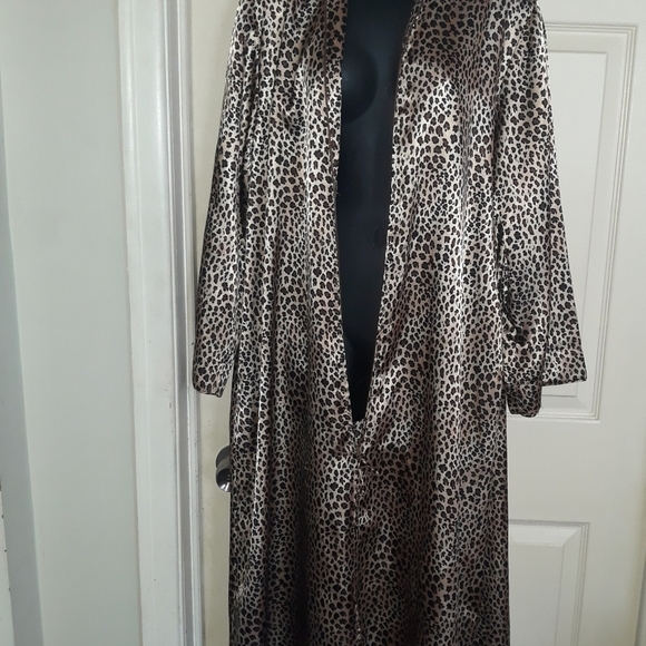 Private luauries cheetah print pullover zip up robe size small A-25 - Picture 1 of 4